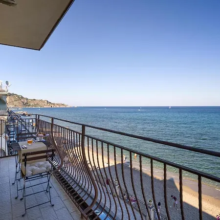 Апартаменти Loft Panorama Di Naxos Джардіні-Наксос