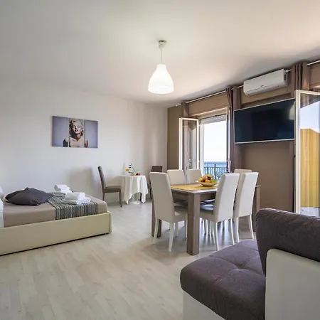 Loft Panorama Di Naxos Appartamento